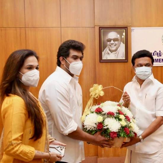 Soundarya Rajinikanth and Vishagan family - 1 Crore