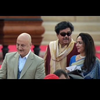 Anupam Kher, Shatrughan Sinha, and Hema Malini