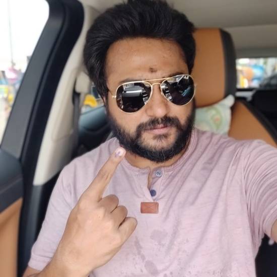 Bobby Simha | Tamil film personalities casting their vote for 2019 ...
