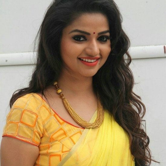 நித்யா ராம்-நந்தினி 