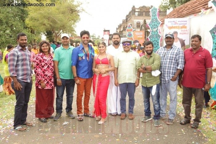 Ulagam Vilaiku Varudhu (aka) Ulagam Vilaiku Varuthu