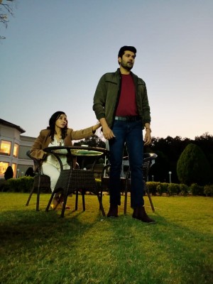 Un paarvayil (aka) Un parvayil