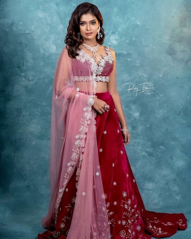 Dharsha Gupta (aka) Dharsha