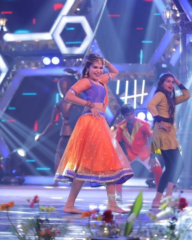 Dharsha Gupta (aka) Dharsha Guptaa