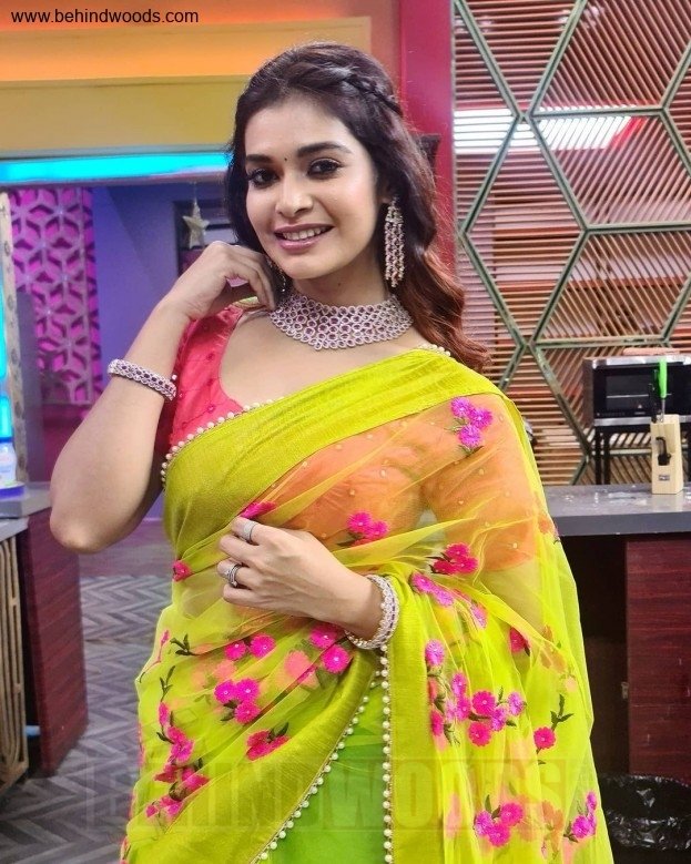 Dharsha Gupta (aka) Dharsha