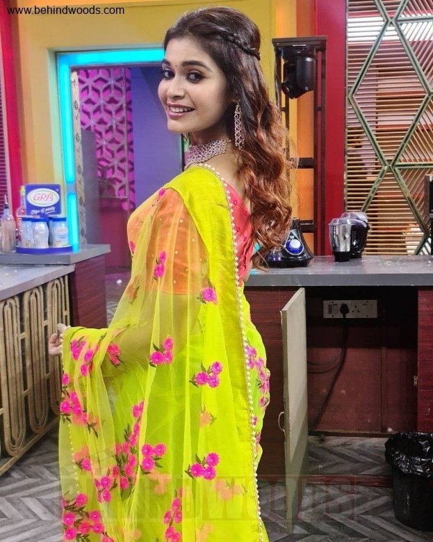 Dharsha Gupta (aka) Dharsha