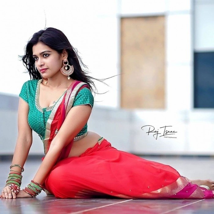 Dharsha Gupta (aka) Dharsha