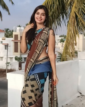 Dharsha Gupta (aka) Dharsha