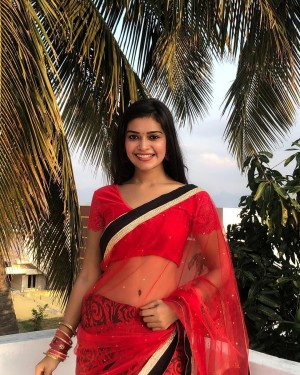 Dharsha Gupta (aka) Dharsha Guptaa