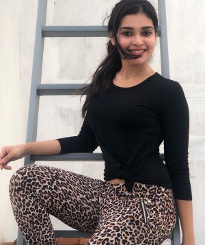 Dharsha Gupta (aka) Dharsha Guptaa
