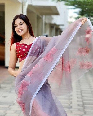 Dharsha Gupta (aka) Dharsha