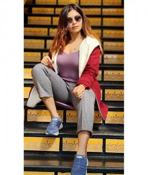 Dharsha Gupta (aka) Dharsha