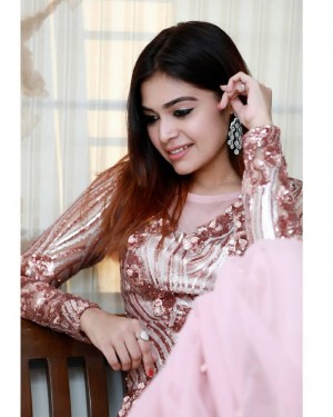 Dharsha Gupta (aka) Dharsha