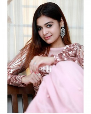 Dharsha Gupta (aka) Dharsha