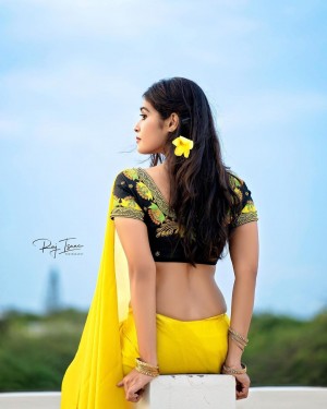 Dharsha Gupta (aka) Dharsha