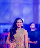 Andrea Jeremiah (aka) Actress Andrea