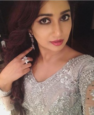 Shreya Ghoshal (aka) ShreyaGhoshal