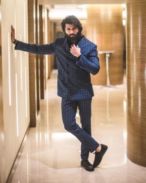 Vijay Devarakonda (aka) VijayDevarakonda