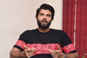 Vijay Deverakonda (aka) VijayDeverakonda