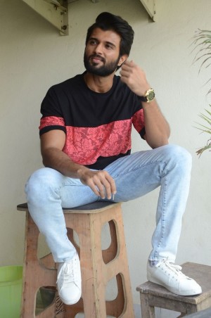 Vijay Deverakonda (aka) VijayDeverakonda