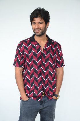 Vijay Deverakonda (aka) VijayDeverakonda