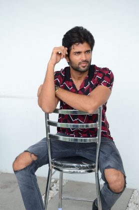 Vijay Deverakonda (aka) VijayDeverakonda