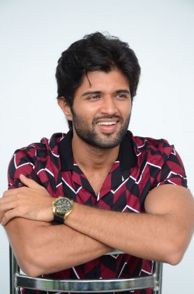 Vijay Deverakonda (aka) VijayDeverakonda