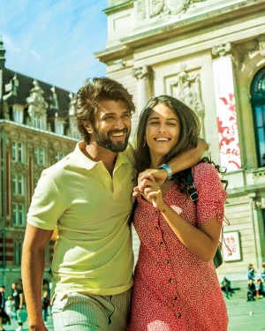 Vijay Deverakonda (aka) VijayDeverakonda