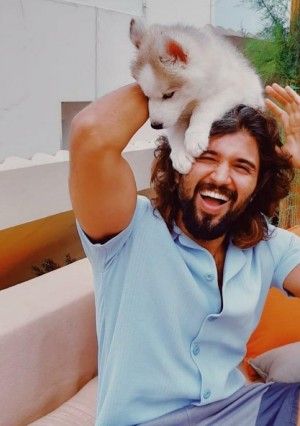 Vijay Deverakonda (aka) VijayDeverakonda