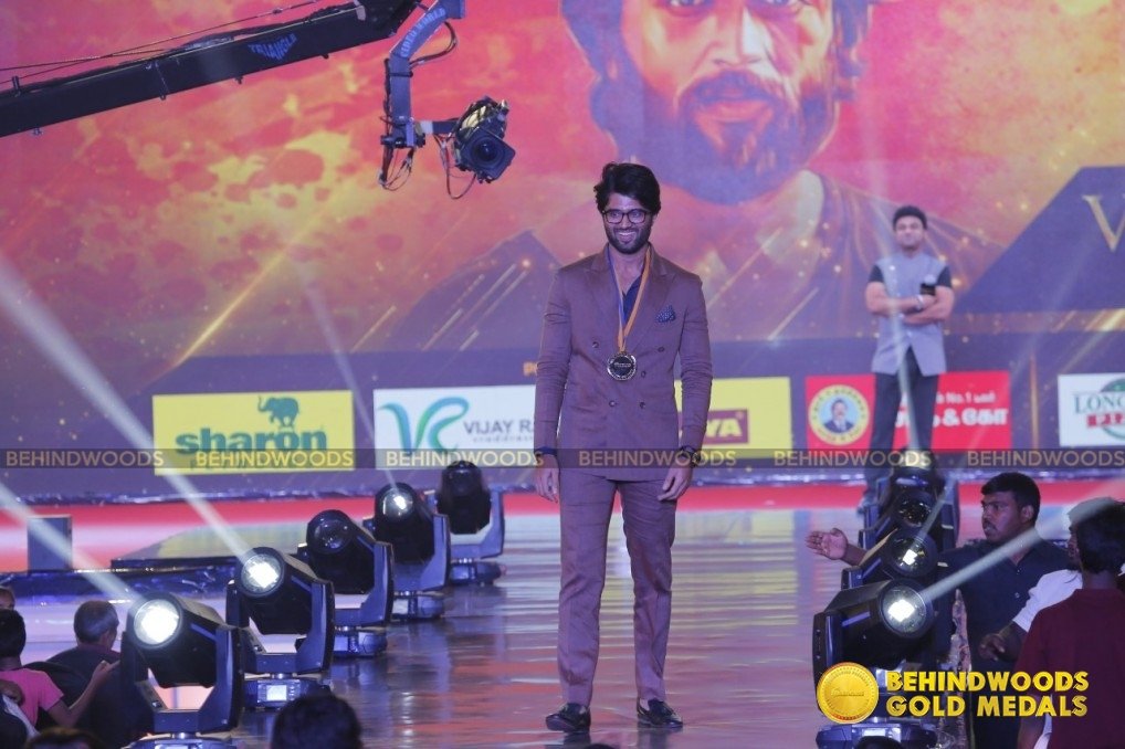 Vijay Deverakonda (aka) VijayDeverakonda