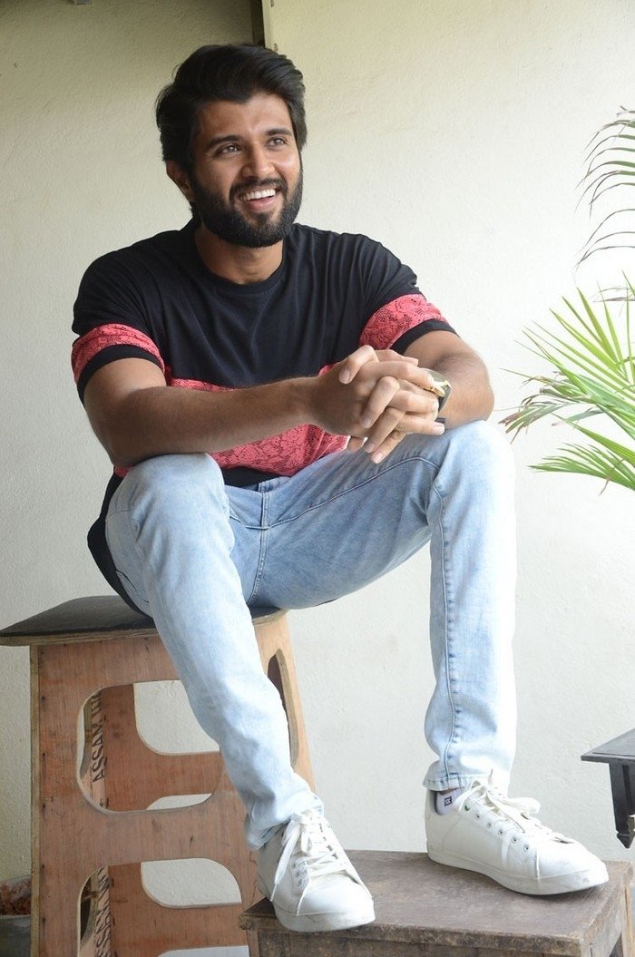 Vijay Deverakonda (aka) VijayDeverakonda