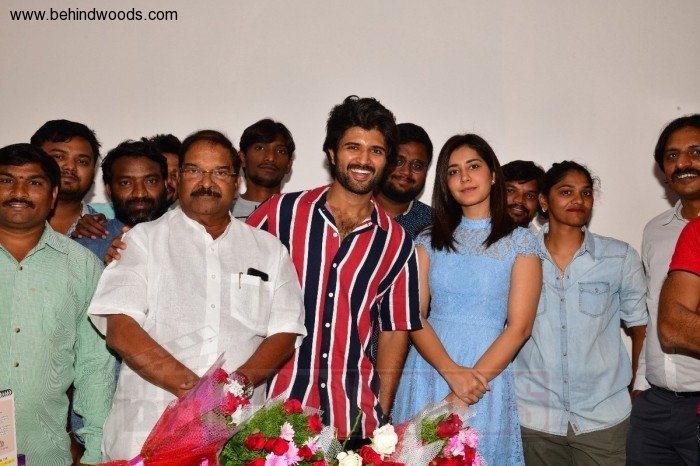 Vijay Deverakonda (aka) VijayDeverakonda