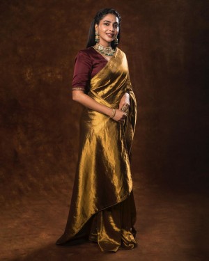 Aishwarya Lekshmi (aka) Aishwarya Lakshmi