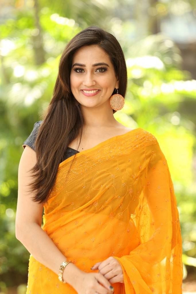 Manjusha (aka) Manjushaa