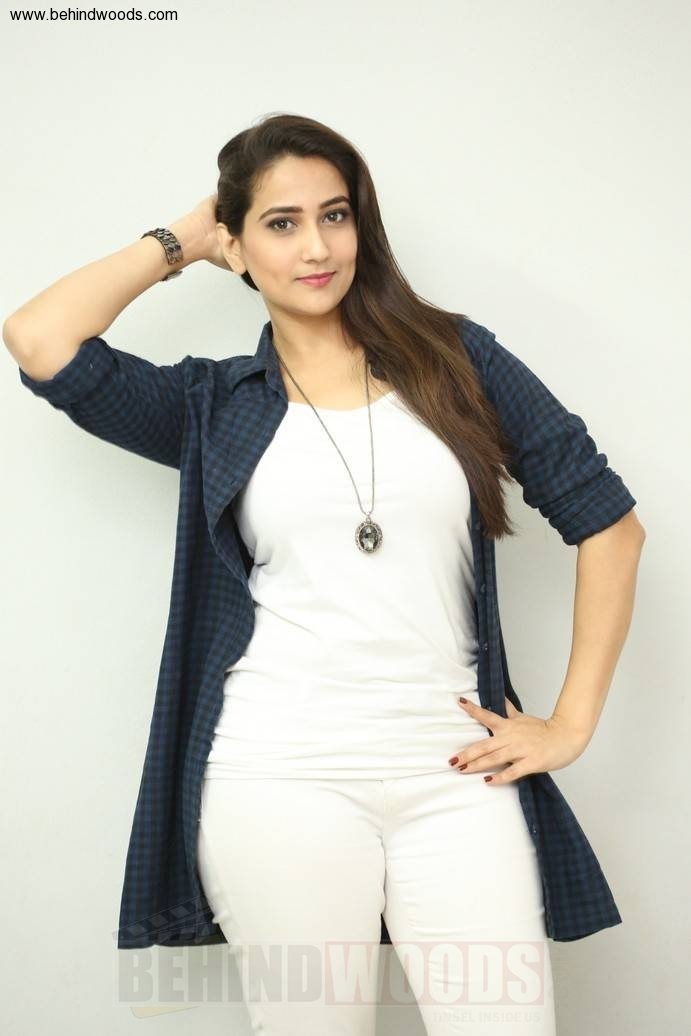 Manjusha (aka) Manjushaa