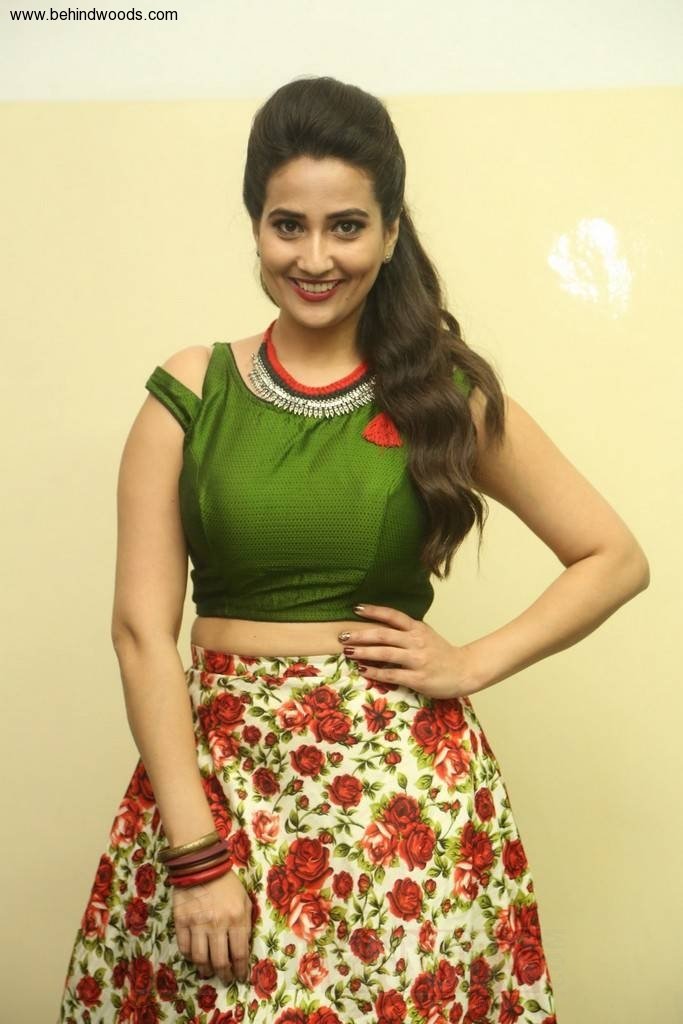 Manjusha (aka) Manjushaa