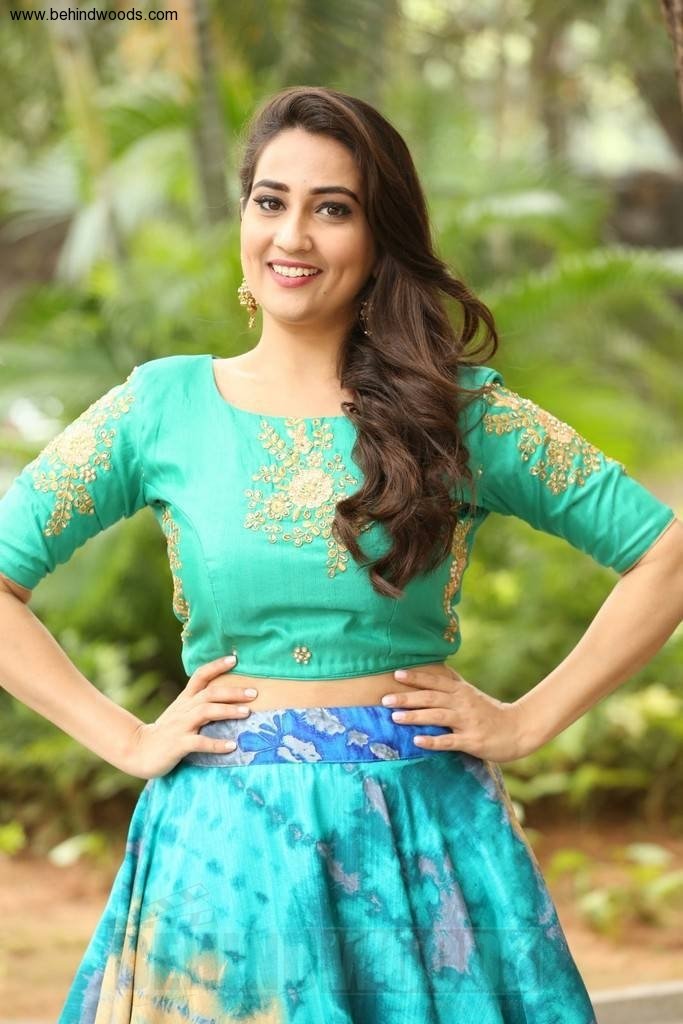 Manjusha (aka) Manjushaa