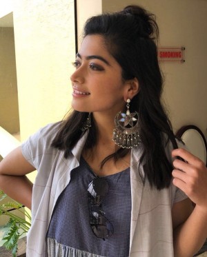 Rashmika Mandanna (aka) RashmikaMandanna