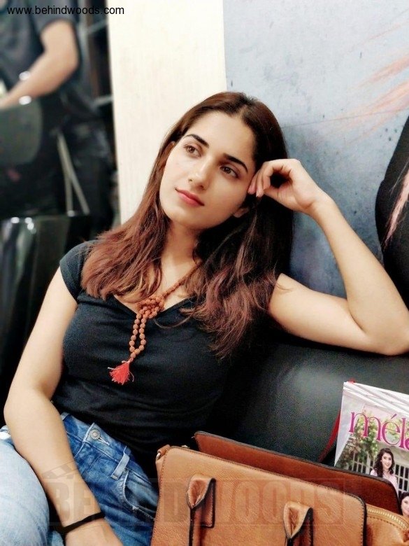 Ruhani Sharma (aka) RuhaniSharma