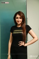 Sayyeshaa Saigal (aka) Sayyeshaa