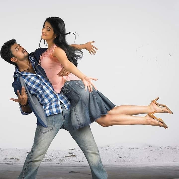 These rare stills from Pokkiri are perfect quarantine timepass