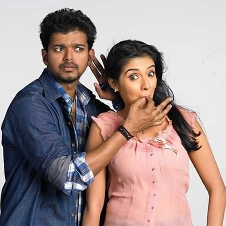 These rare stills from Pokkiri are perfect quarantine timepass