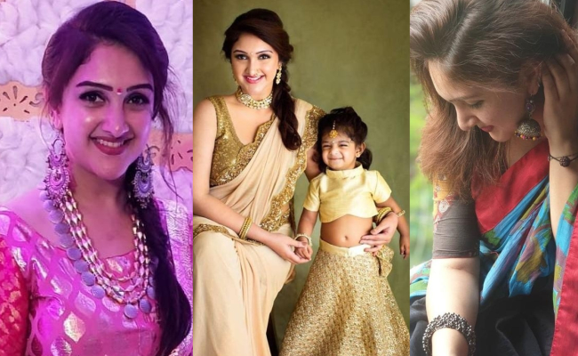 நடிகை ஶ்ரீதேவி விஜயகுமார் வெளியிட்ட போட்டோ வைரல் | Vijaykumar's Daughter Actress Sridevi Vijaykumar's Recent Family Photos Goes Viral