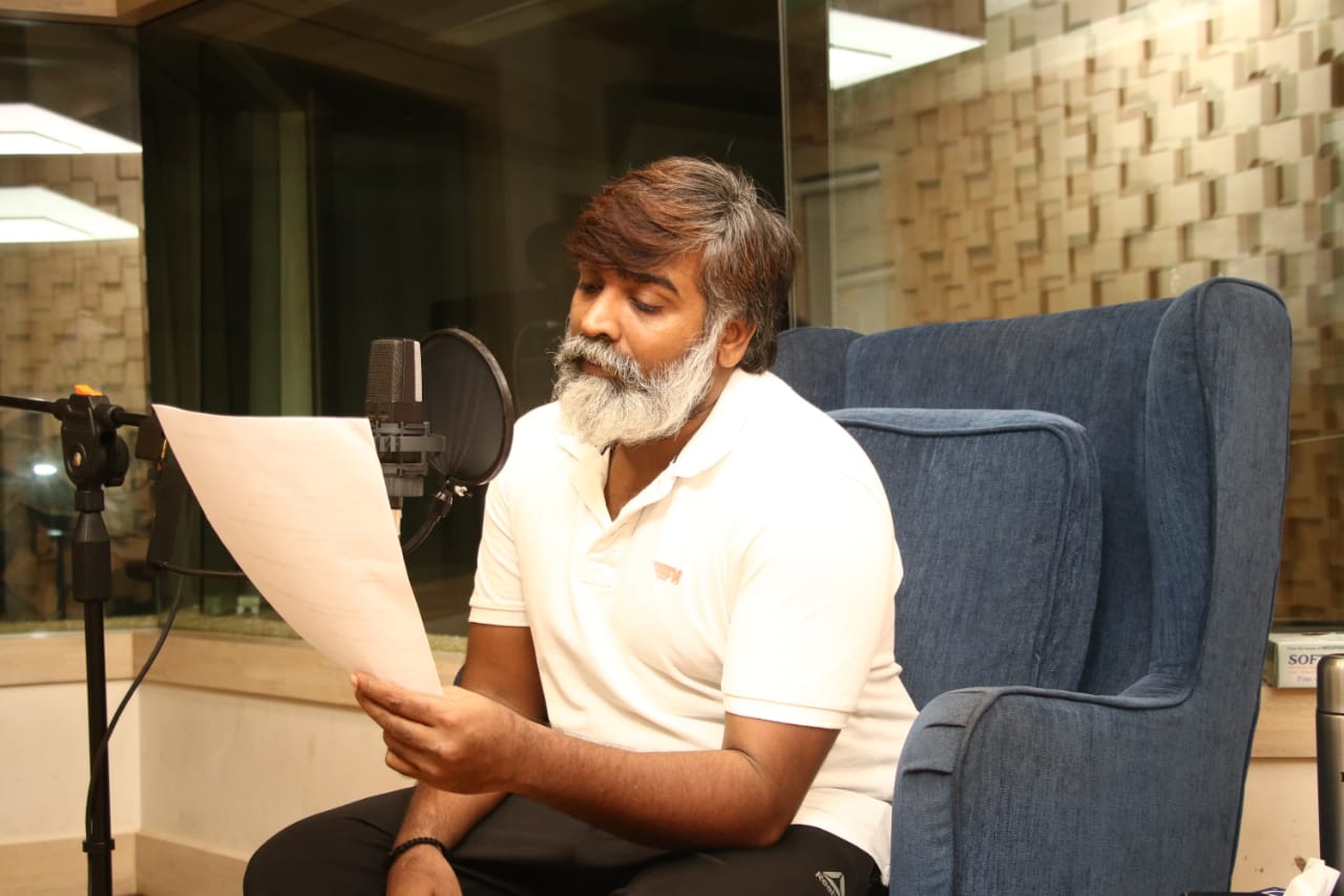 Vijay Sethupathi gives a massive update with pics from his upcoming flick ft Laabam Shruti Haasan