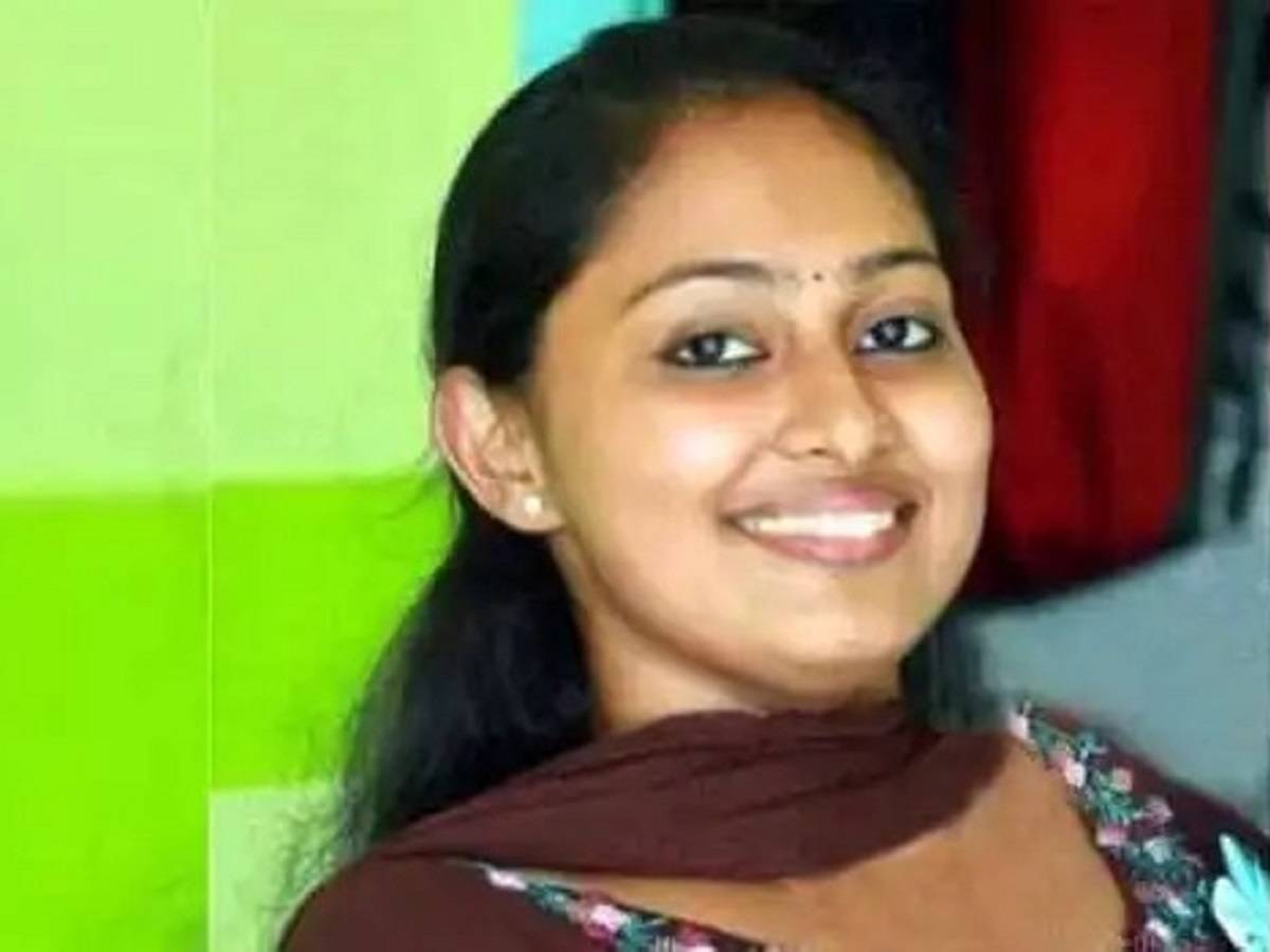 nurse from Kerala stabbed to death by husband in the US