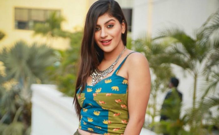 Yashika Aannand saree clad pics are a welcome departure