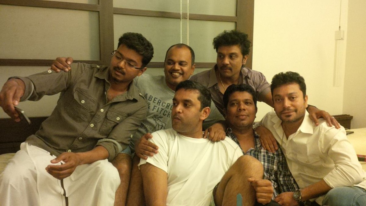 Thalapathy Vijay’s latest Friendship Day picture with Sanjeev and others go viral