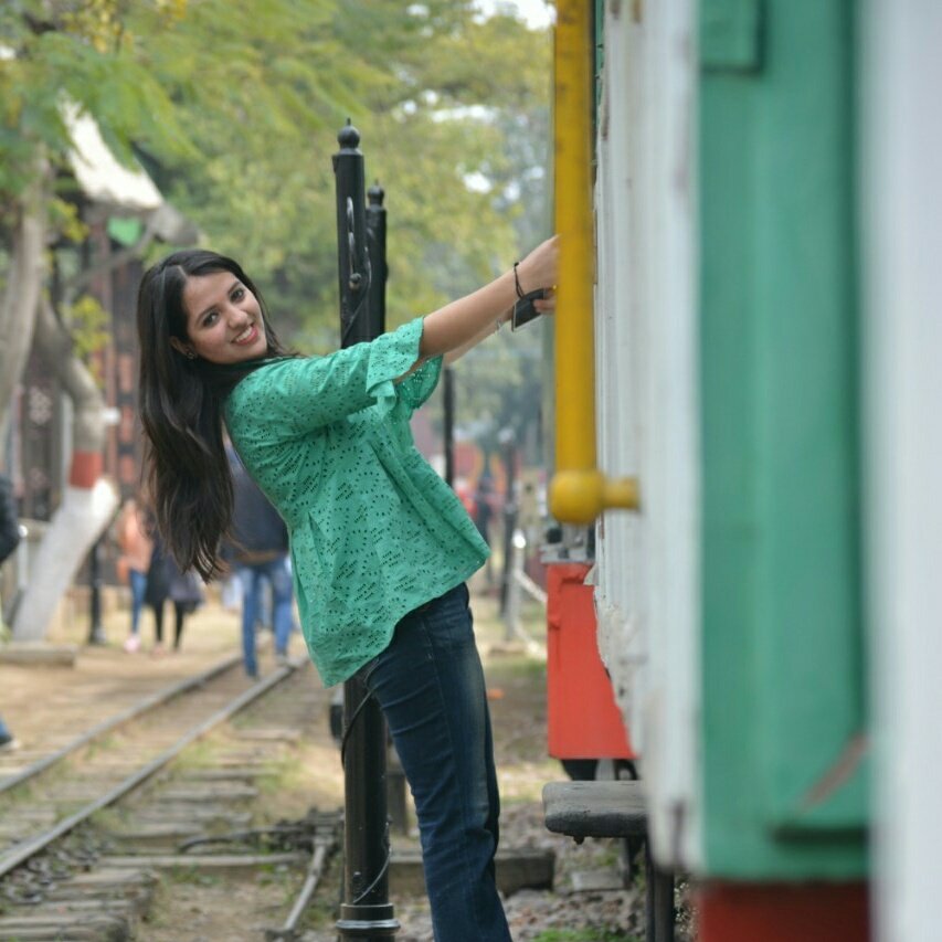 Shocking Popular 24-year-old TV anchor dies by suicide ft Priya Juneja