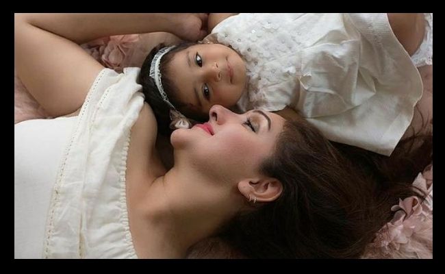 Pictures of actress Sridevi Vijayakumar with daughter go viral