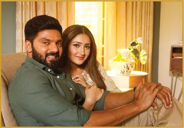 Have you seen Sayyeshaa childhood picture